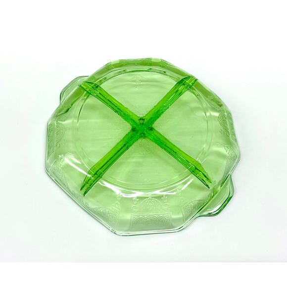 Uranium Glass Divided Serving Dish, VTG 30s UV Glow Princess Pattern 8.5 x 7.5 - Picture 2 of 6